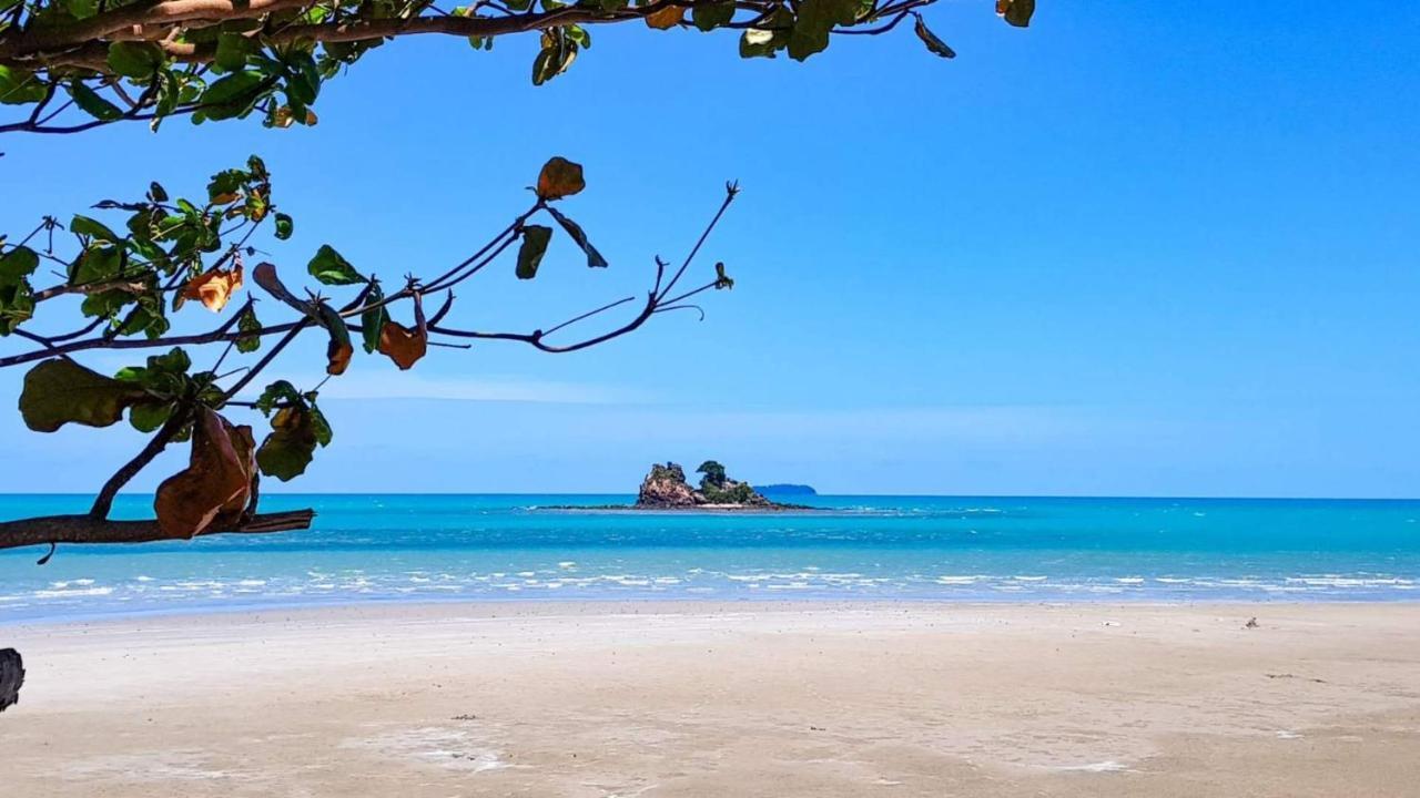 Beachfront Executive Studio Mae Phim Rayong Esterno foto