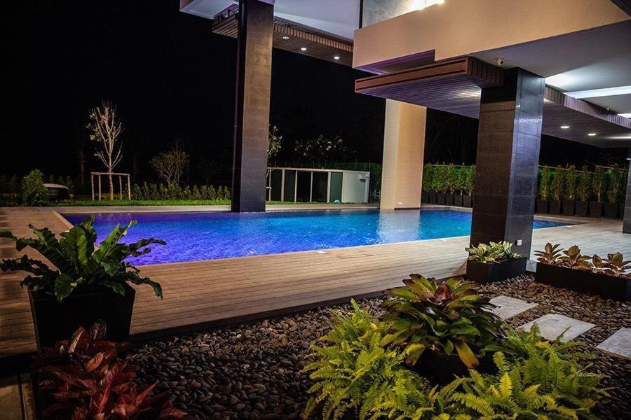 Beachfront Executive Studio Mae Phim Rayong Esterno foto